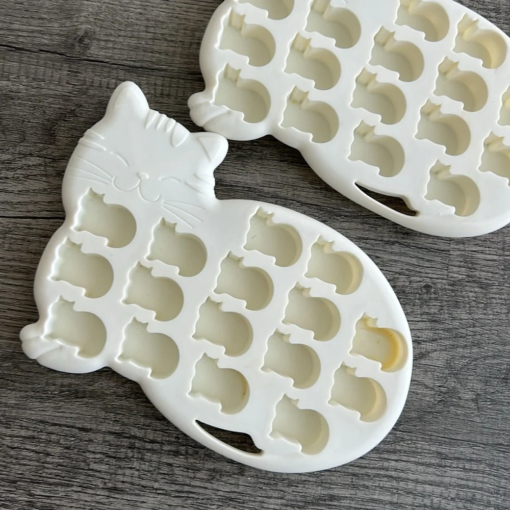 Cat-Shaped Silicone Ice Cube Tray - White set 2 NWOT - Picture 2 of 3